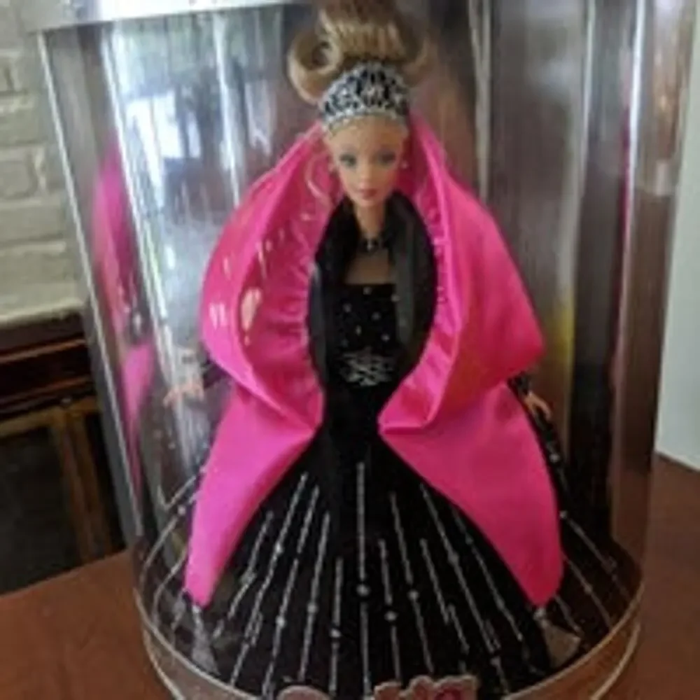 New 1998 Happy Holidays Barbie